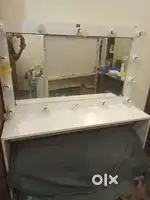 Mackup Mirror Unit