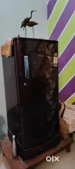 Whirlpool company ka hai 6 sal Chala Hai ful condition mein hai