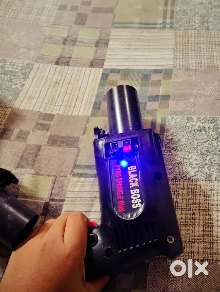 2 Gun for wedding and partys allowed guns all best and working on