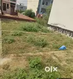 Main apna plot bech raha hu area 100 gaj hai neev bhari hui hai