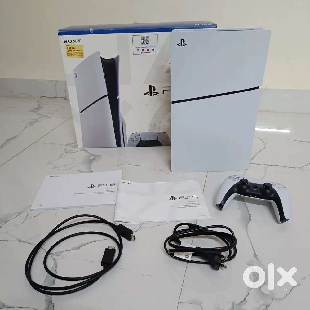 Sony PS 5 Gaming Console and controler, disc edition, slim