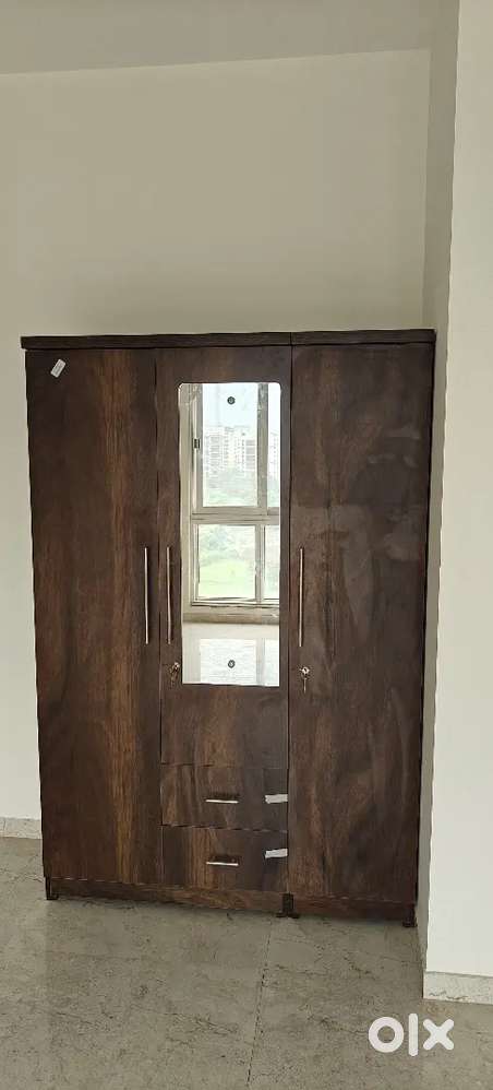 New 3door wardrobe 4×6ft at factory cost colour option available