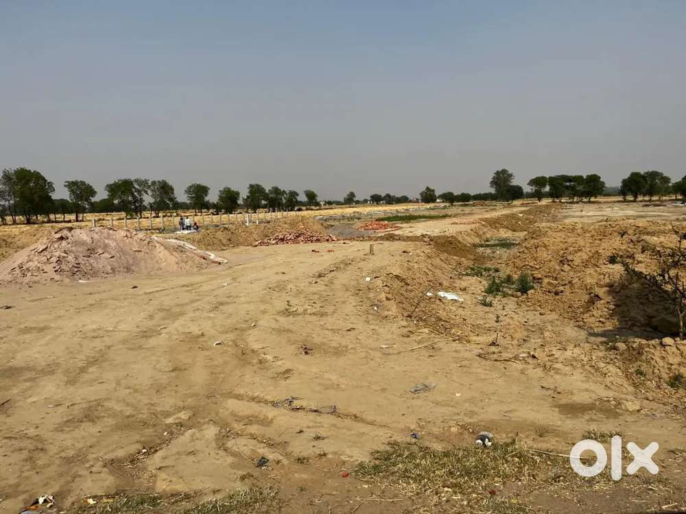 kam rate mei highway pe jameen