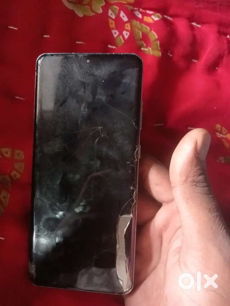 Galaxy s20 ultra 5g ultra folder need muje display chahiya