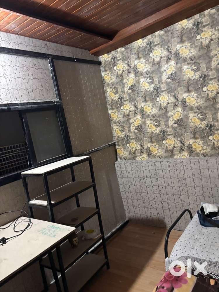 Rooms with attached toilet bathroom is available for rent Wanadongri