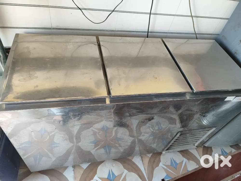 Deep freazer for milk shop
