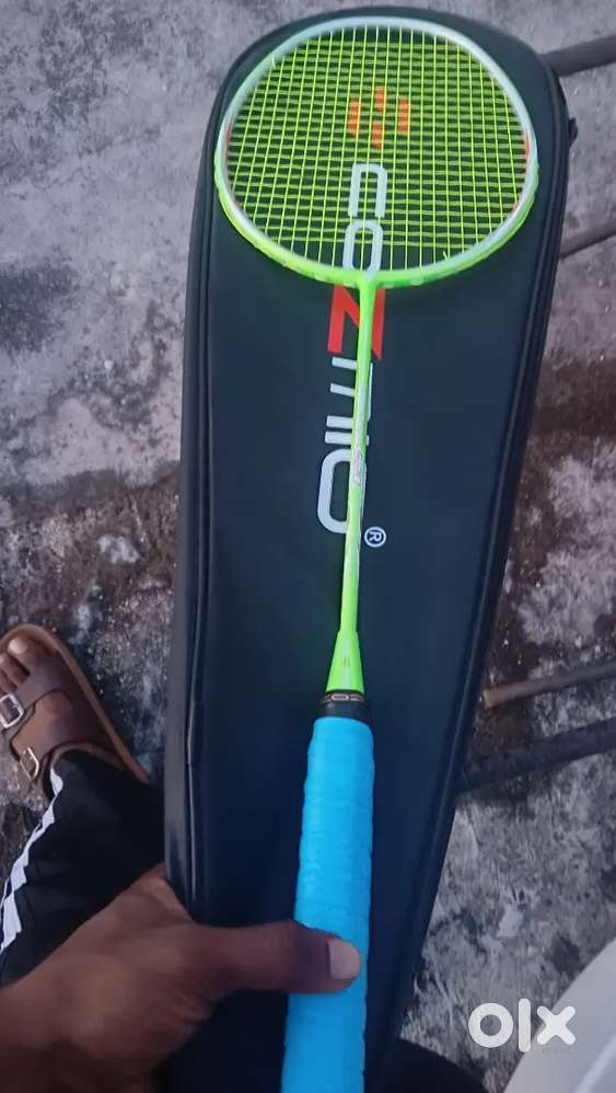 BADMINTON RACKET