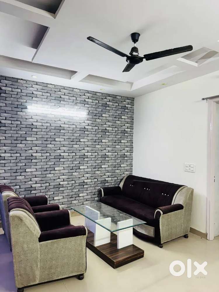 For Sale-3 BHK-1400 Sq Ft- Flat with Double Entry Nr VIP Road,Zirakpur