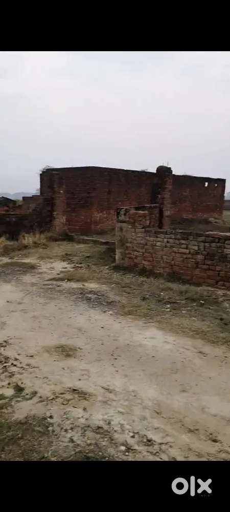 Plot Near Varanasi Lucknow Highway