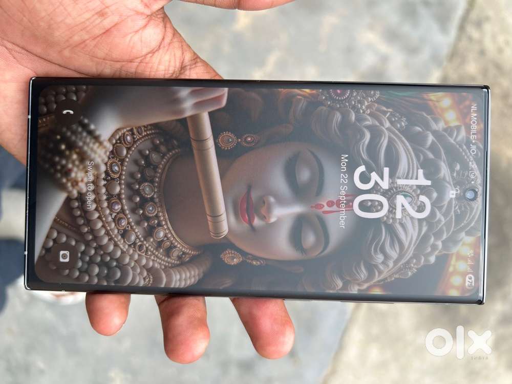 S23 ultra 12gb 256gb halka sa panel crack hai