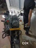 Yezdi Roadster Hunter Green 2021 model