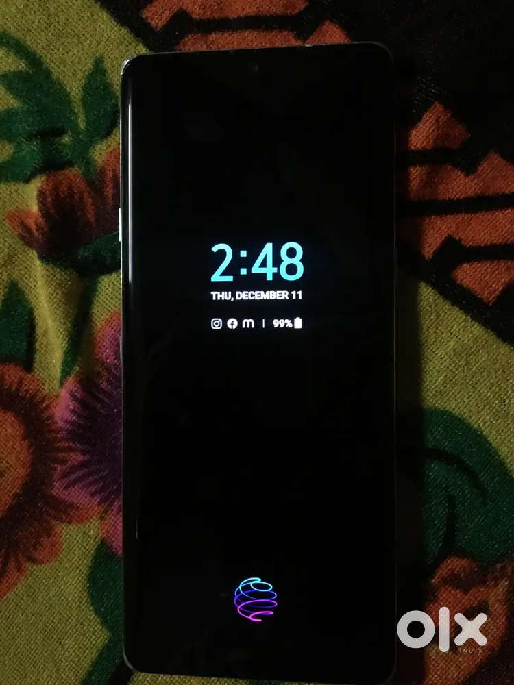 Lg VELVET 5G GOOD CONDITION  HAI JIS KO BHI LENA HAI MSG KARO