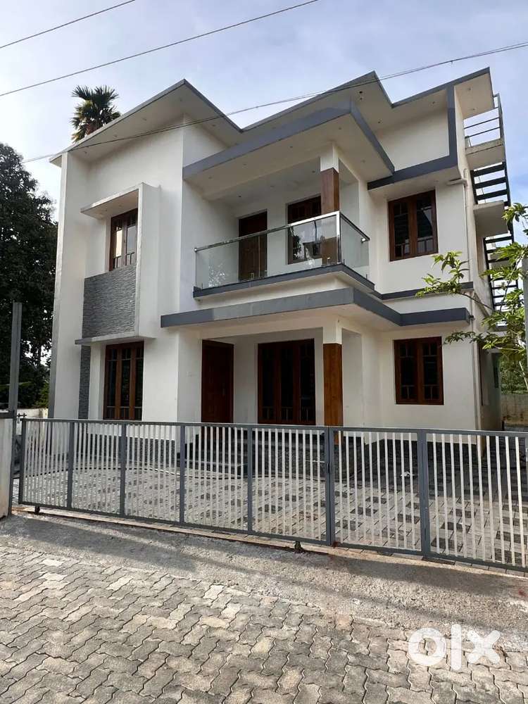 Kakkanad kizhakkambalam 3bhk attached community villa