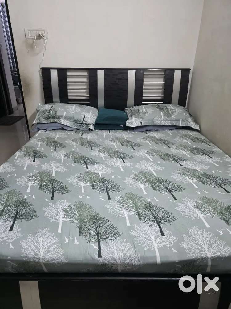 Queen size Bed with storage and mattress