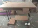 Computer table