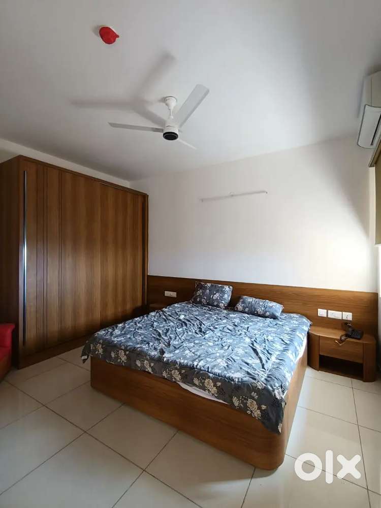 3bhk semi furnished flat sale near urwa store main road