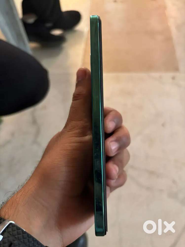 (Vivo y 300 5g)Only 2.5 month old