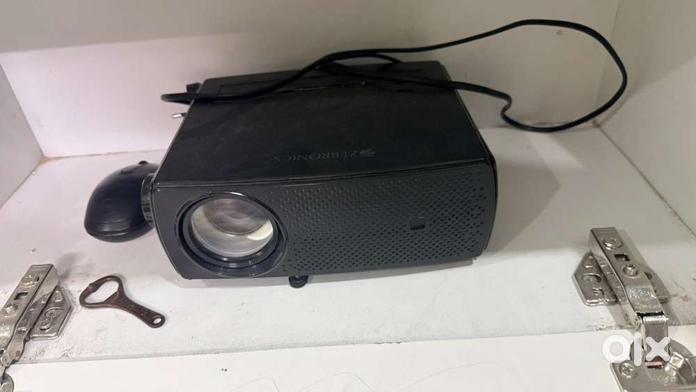 Zeebronic projector pixaplay 15 3 years old