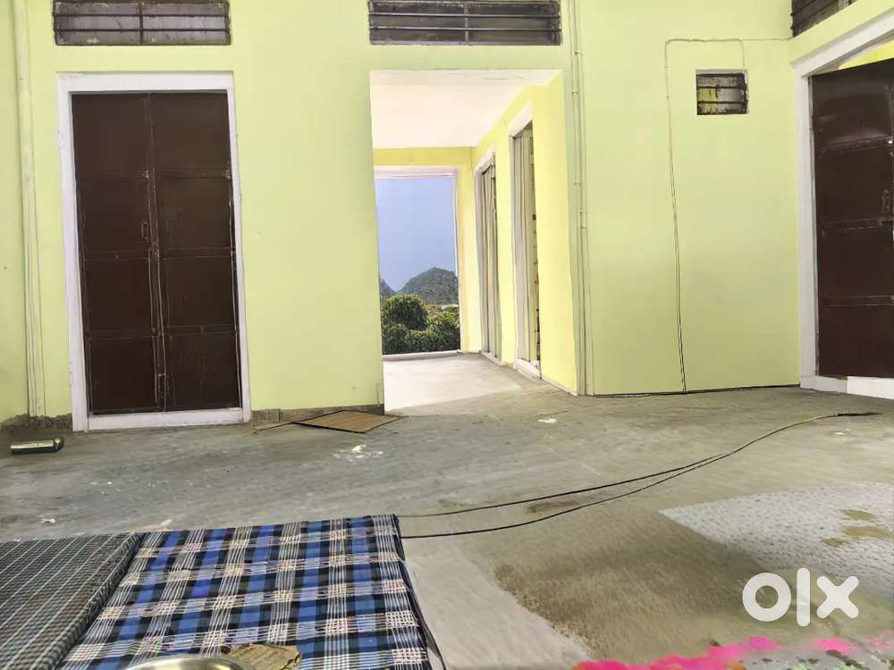 7 room with parking for family