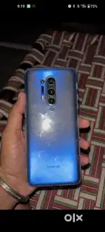 The back panel of this mobile is only damaged