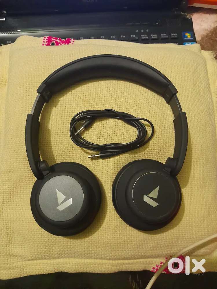 Boat Rockerz 450R Wireless Ear Headphone @ just Rs. 2000