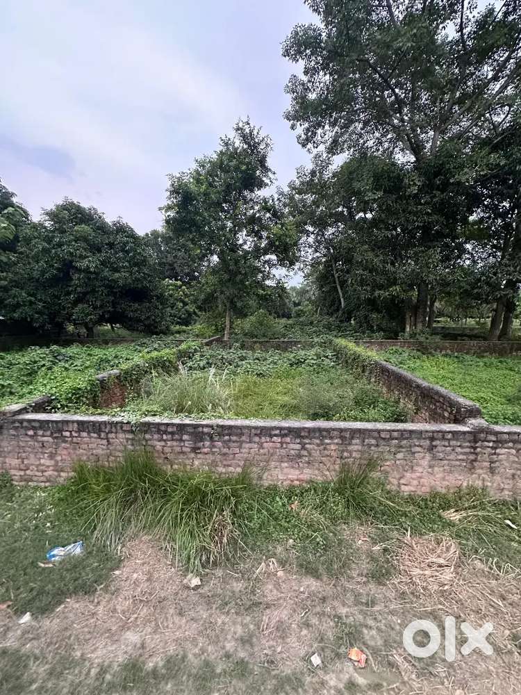 10 Dhur Plot Having 5feet Boundary in Sir Syed Colony Malighat Muz