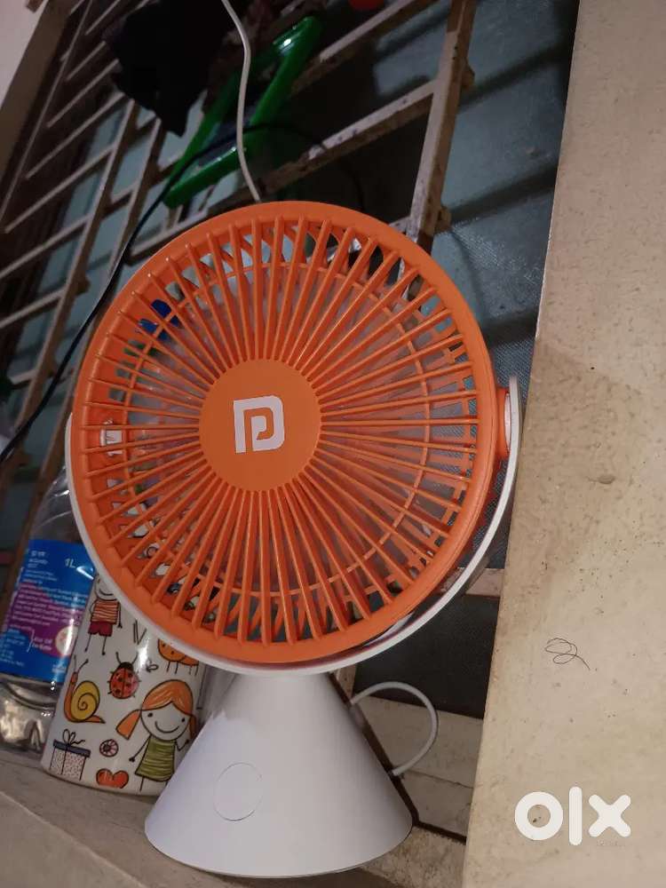 Mini High speed fan with rechargeable, usb 4hrs Battery Backup