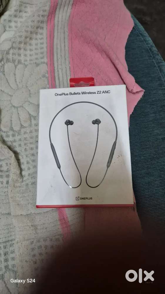 Brand new neck band