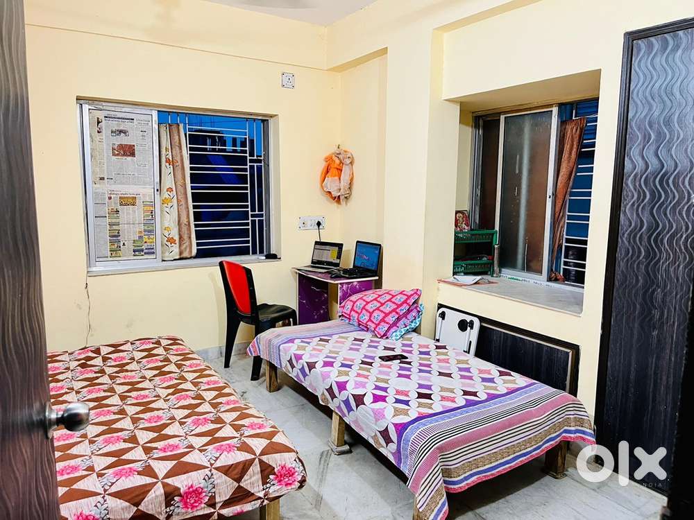 One bed available in a shared room in a pre-occupied 3BHK flat