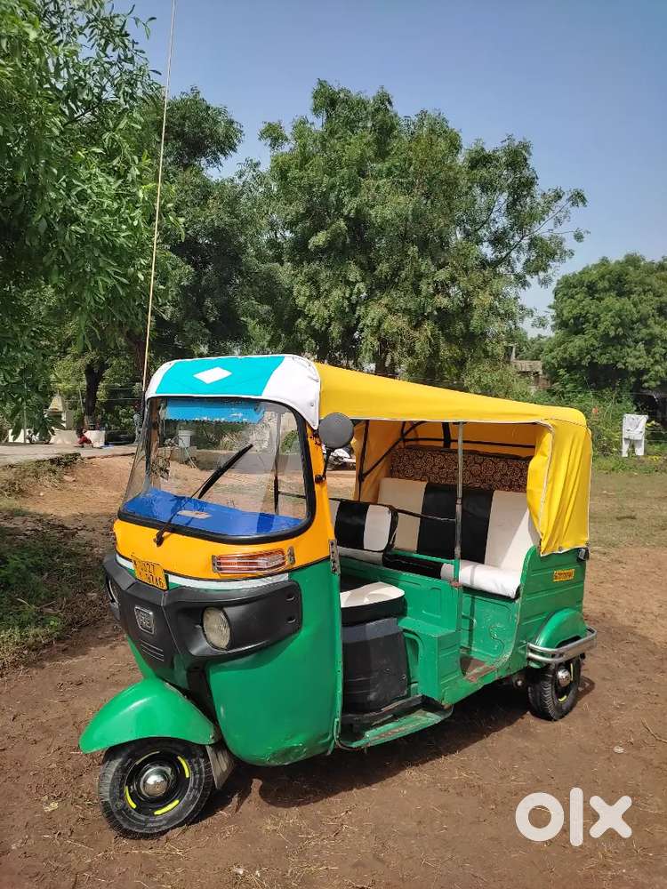 CNG OTO RIKSHWA
