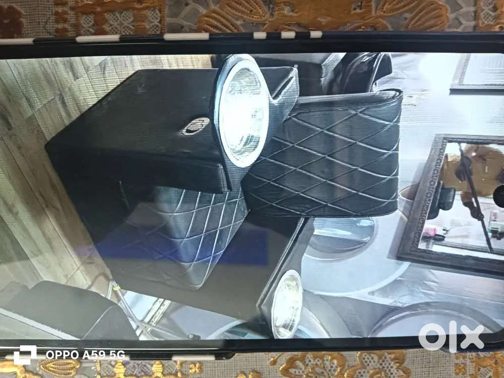 Pedicure chair with tab with menicure