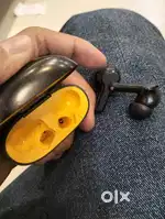 Realme all original earbuds t100 are genuine condition
