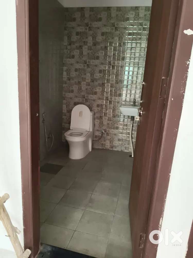 1BHK seprate with attached bathroom for family and working Girl's