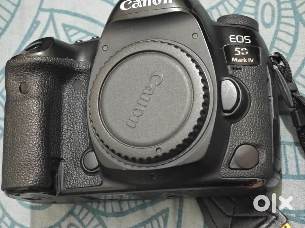 Canon 5d mk iv body only