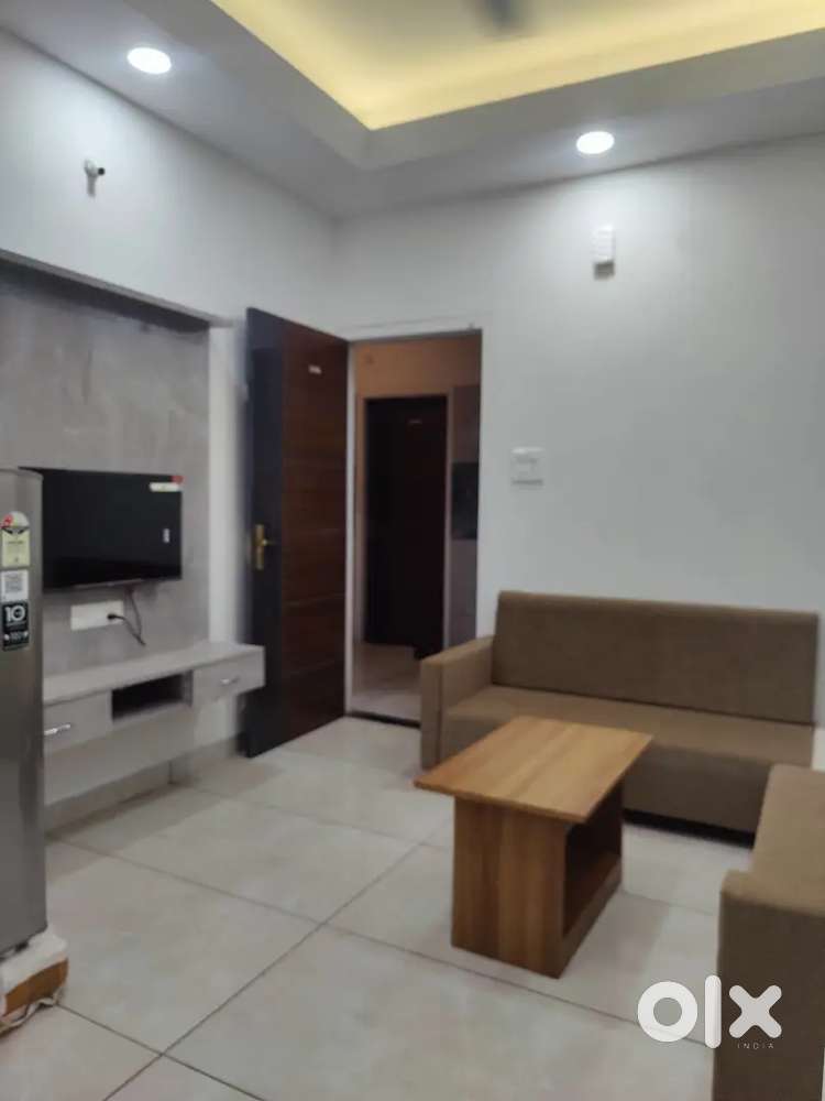 Lavish newly 1bhk fully furnished flat for rent near Mahindra showroom