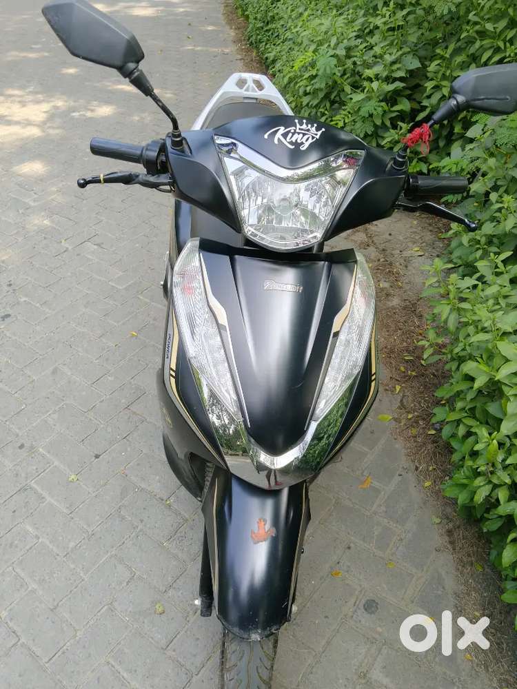 Ronflant brisk electric scooty brand new superment condition