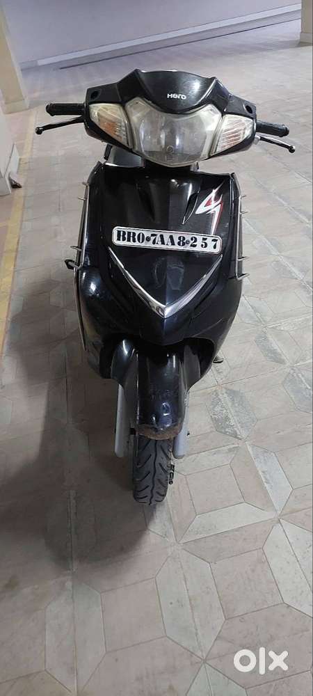 Black colour Hero Duet having registration no- BR07AA8257