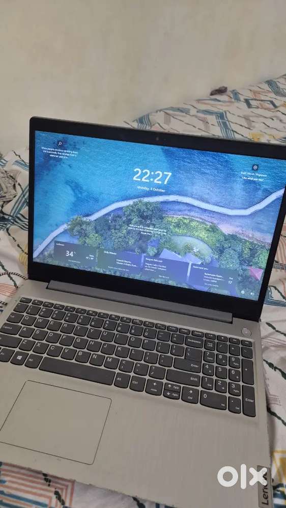 Lenovo window 11 with charger