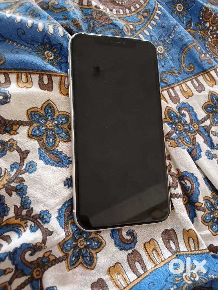 Iphone 11 128 Gb with new condition only 14k