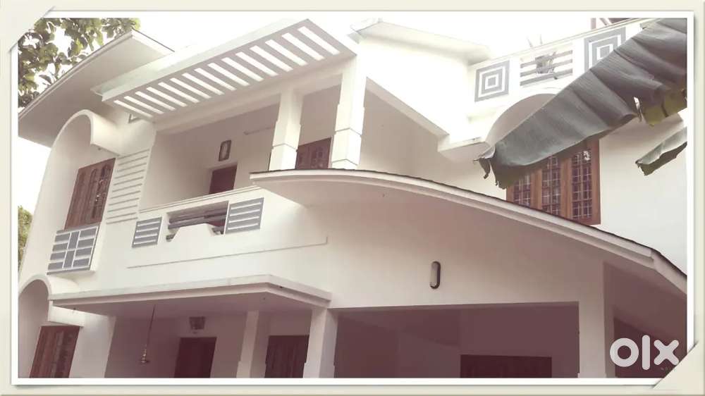17 cente plot and 2200 sq home.. Nanadam. Vaikom