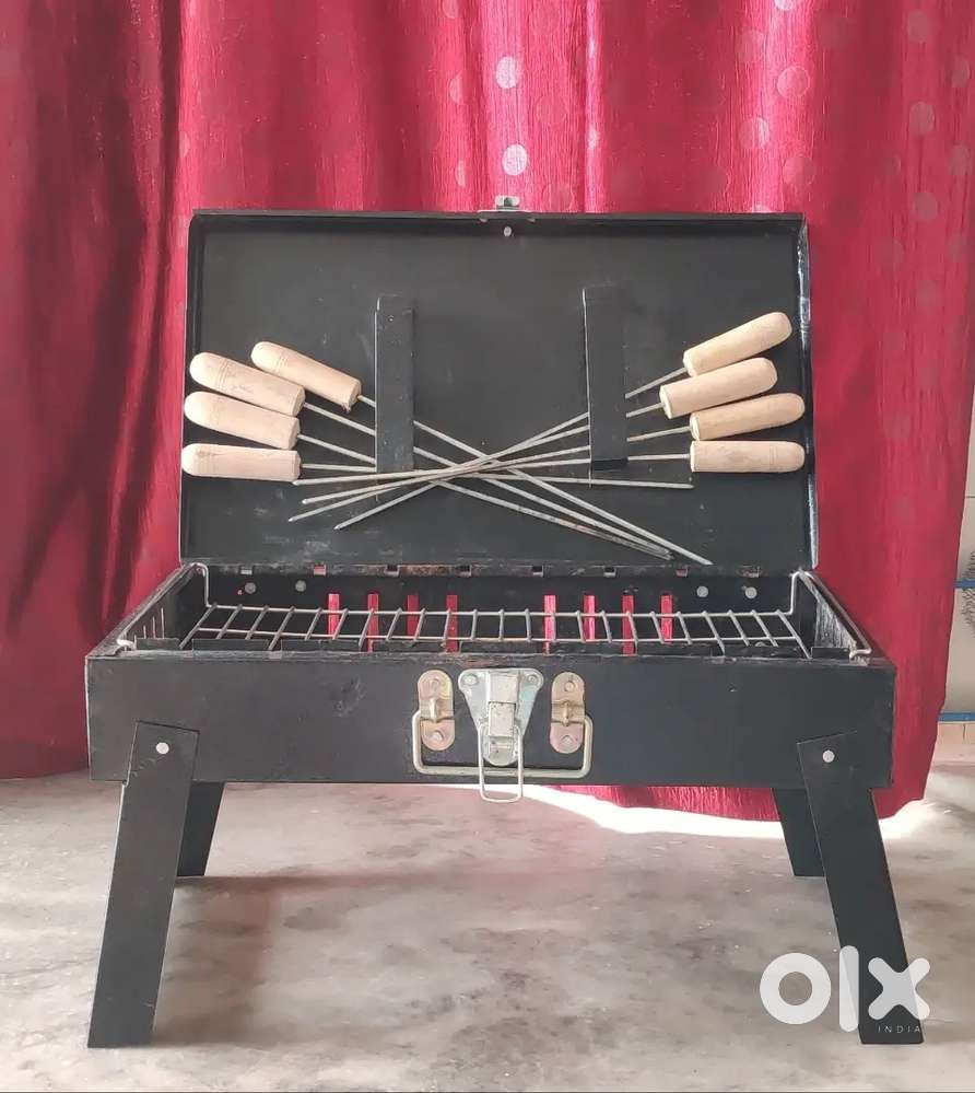 Foldable barbeque grill