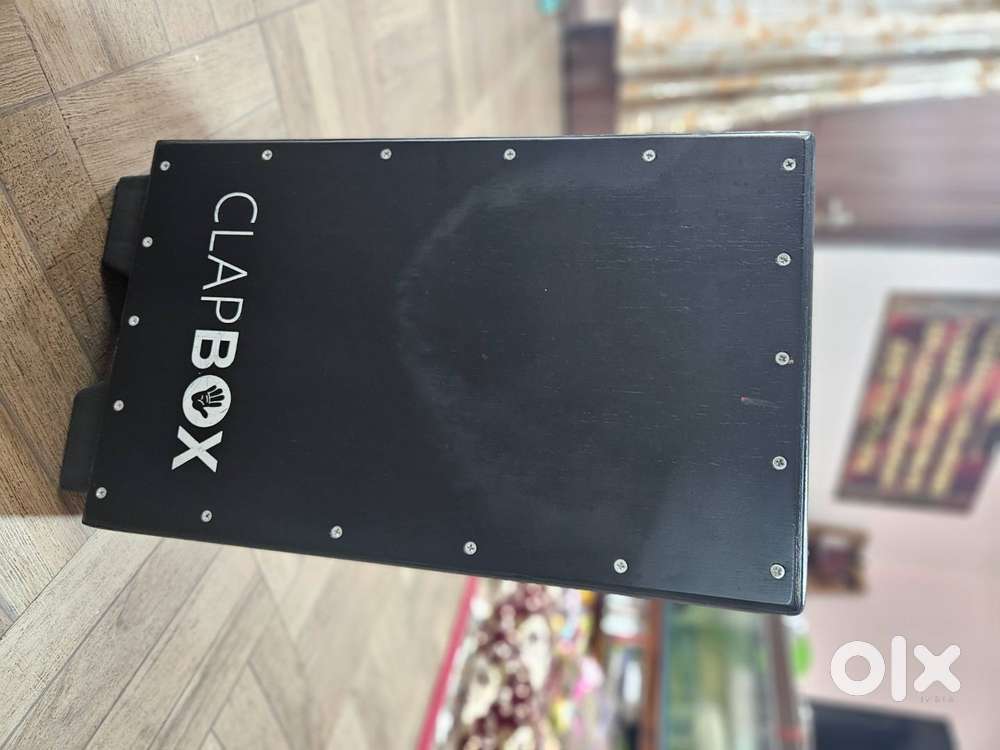Clapbox Cajon – Great Condition  Perfect for Beginners & Performers!