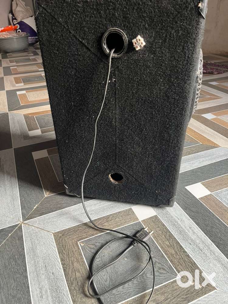 Party boom box (speaker )