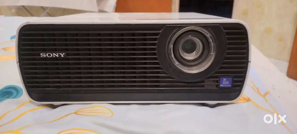 Sony Projector vpl ex100 ( urgent sell )