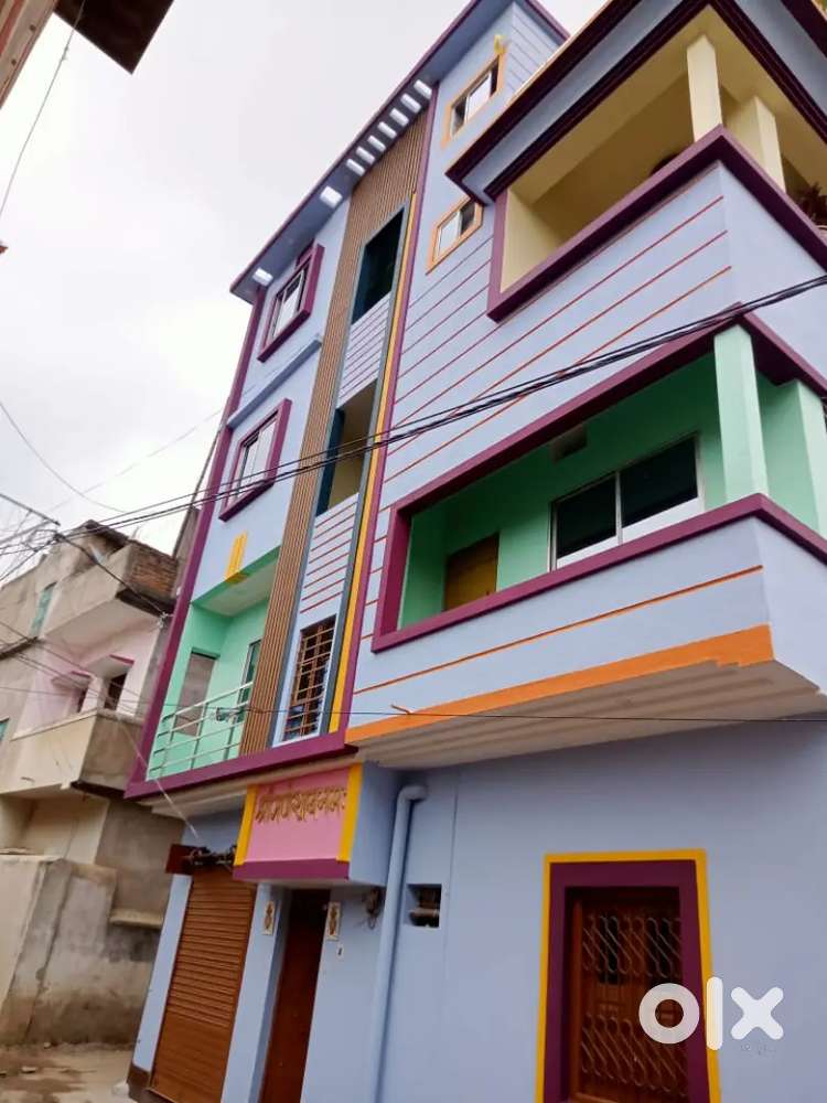 This area is very clean, and the market and park are also very close.