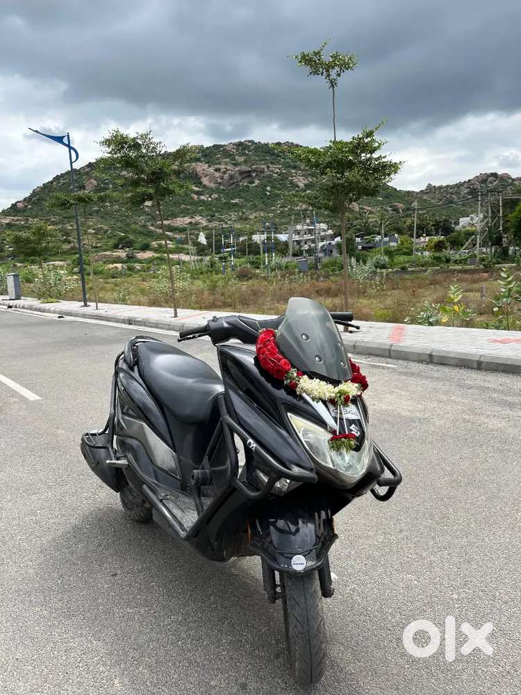 Burgman street 125cc black colour
