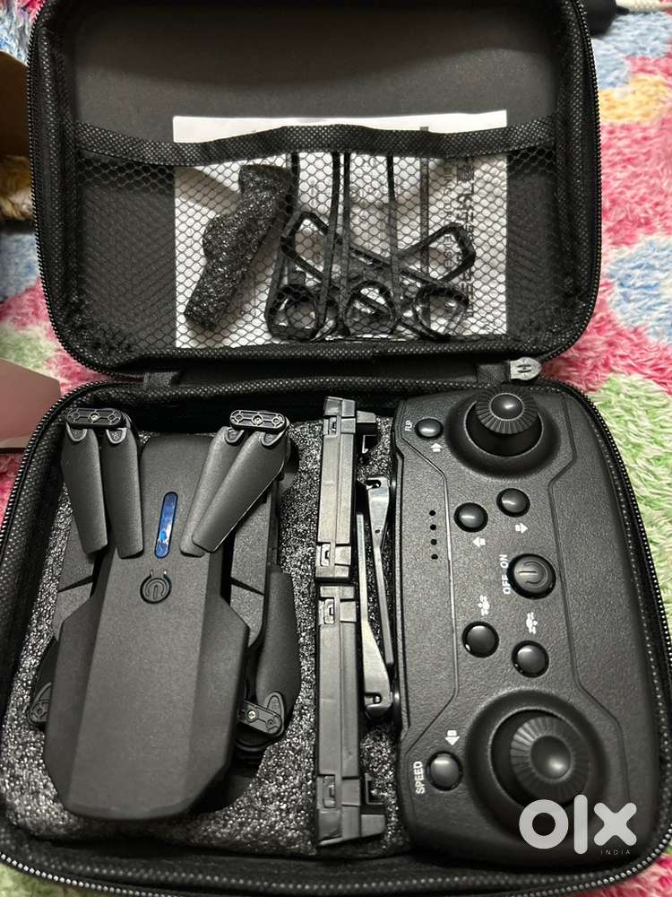 Foldable camera drone