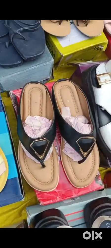 1000pc girls and kidswear footwear rate 65 One shot deal