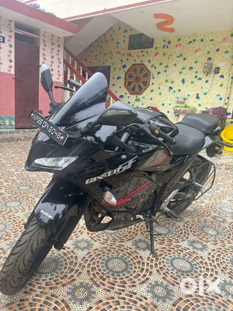 Suzuki Gixxer SF