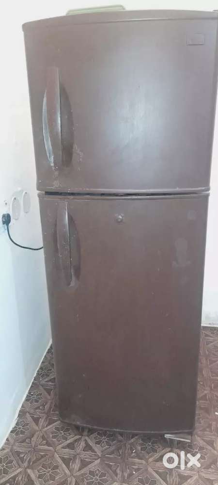 LG DOUBLE DOOR FRIDGE WITH V GAURD STABILIZER